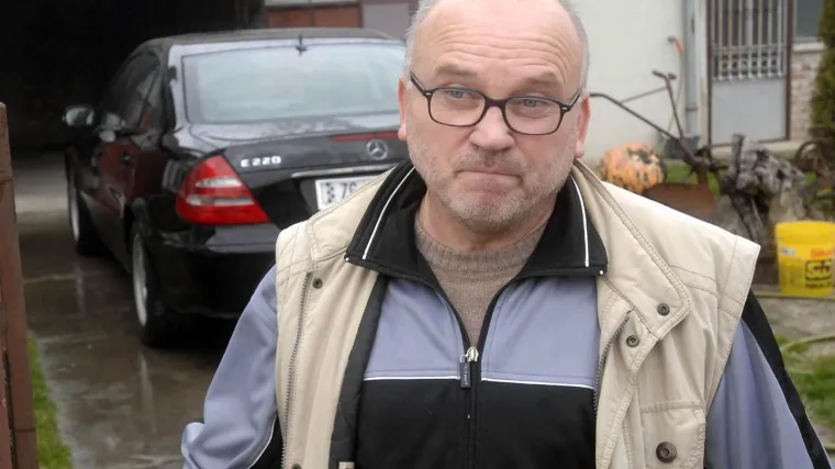 Župnik iz slavonskog sela: 'Vjerojatno može biti i skromniji, ali ako imam novca za&scaron;to se ne bih vozio u Mercedesu?'