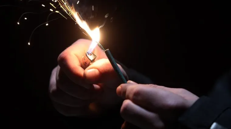 Dječja igra zavr&scaron;ila kobno: ubacili petardu u bocu koja je eksplodirala i ozlijedila dječaka