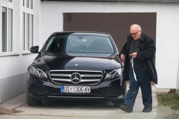 'Ako imam novca, zašto ne bih vozio Mercedes?'