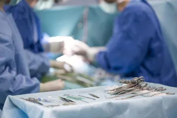 Kirurg priznao da je urezao svoje inicijale u jetra pacijenata