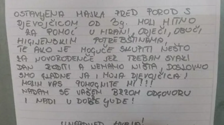 Očajna majka trogodi&scaron;nje djevojčice na rasvjetnom stupu ostavila poruku koja je dirnula mnoge: 'Gladne smo, pomozite nam'