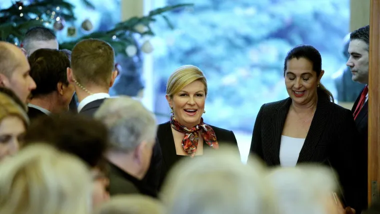 Kolinda Grabar Kitarović zaželjela svima sretan Božić i novu 2018. godinu