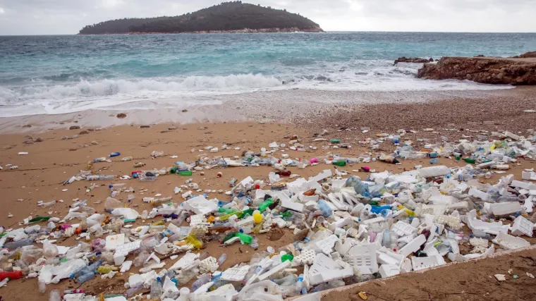 Čišćenje će trajati do nedjelje navečer, a zna se i otkud je stigao otpad