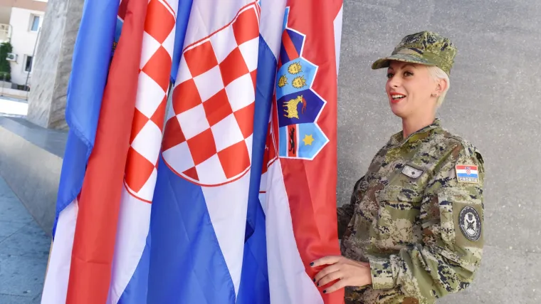 'Zaboravljeni branitelji' prosvjedovali ispred sjedi&scaron;ta HDZ-a BiH, potporu im pružio i ministar Begić