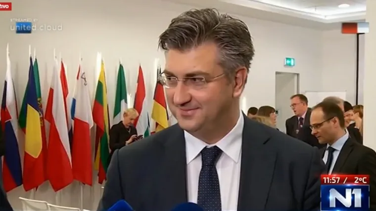 'Nisam detektirao da Vrdoljak ima ambicije biti u Vladi'; BOŽO PETROV: 'Da nije tragično, bilo bi komično'