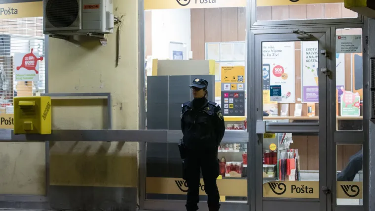 Dvojica maskiranih razbojnika opljačkala poslovnicu Hrvatske po&scaron;te u Bestovju