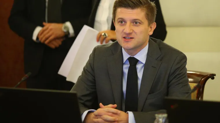 Vlada prihvatila fiskalni pakt