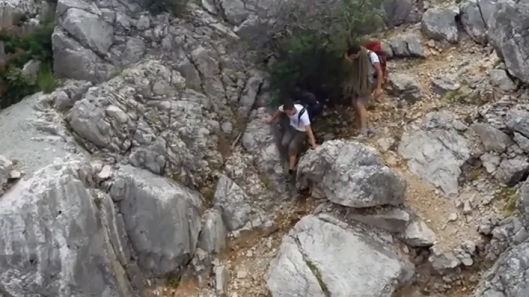 41-godišnjak u okoliš bacio kante s oko 400 litara krutih i tekućih naftnih derivata