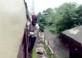 Svi bježe od konduktera