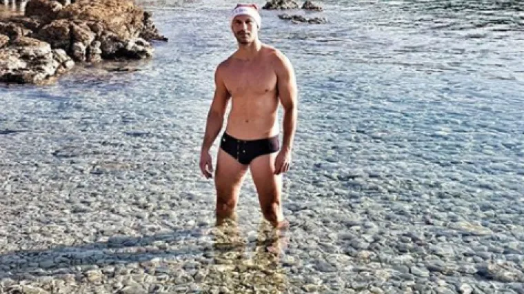 HDZ-ovca KOJI SE VOLI NASLIKAVATI U KUPAĆIM GAĆICAMA? Ponovno je pokazao svoje isklesano tijelo