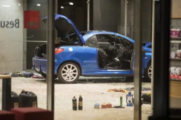 Muškarac se u zgradu zaletio autom punim plinskih boca