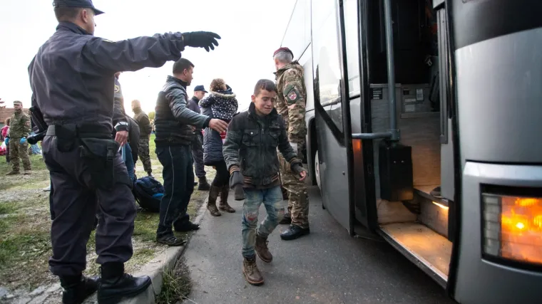 Pravo je čudo da je preživio, bio je krvav i čađav