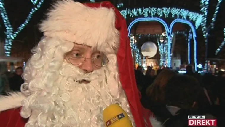 Najljep&scaron;a laž na svijetu: kako izgleda jedan dan u životu Djeda Mraza, kojeg možete unajmiti i putem interneta