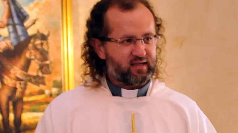 Novi sramotni komentari na profilu umirovljenog svećenika: 'Nož, žica, Srebrenica, mater vam balijsku j**em!', on tvrdi: 'Sve je ovo nečija bolesna šala'