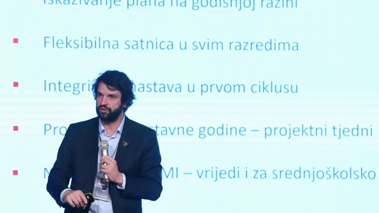 'Neka se ogradi od kleveta oko kurikularne reforme': Boris Jokić prozvao predsjednika HAZU-a
