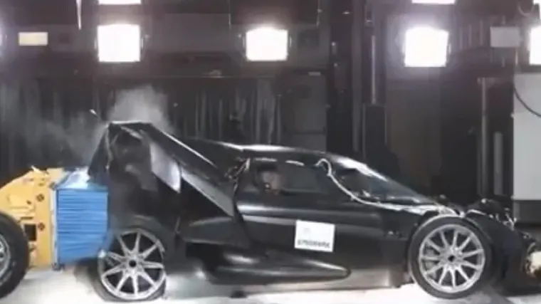 Koenigsegg proslavio milijun pratitelja na Instragramu crash-testom 12 milijuna kuna vrijedne Regere