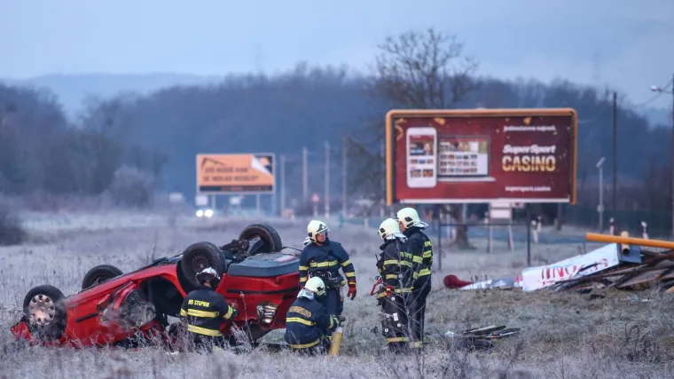 Te&scaron;ka nesreća u Donjem Stupniku: automobil izletio s ceste, poginuo 19-godi&scaron;njak