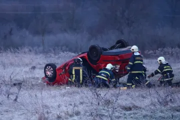 U slijetanju automobila s ceste poginuo mladić (19), prizori s mjesta događaja stravični
