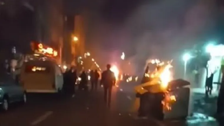 Prosvjedi protiv vlade pro&scaron;irili se zemljom, policija hapsila ljude, ima i mrtvih