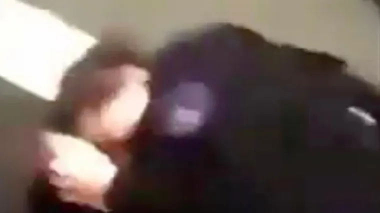 Strava u novogodi&scaron;njoj noći: objavljena snimka brutalnog premlaćivanja policajke