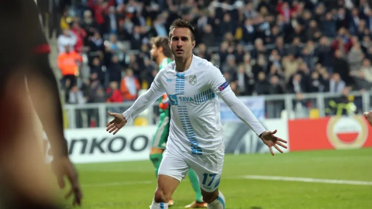 Gavranović službeno prelazi u Dinamo, Antolić kod Jozaka u var&scaron;avsku Legiju