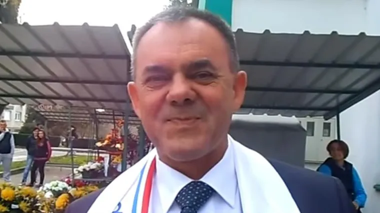 Nije na poslu, ali je na kavici: u Požegi smo 'ulovili' župana Toma&scaron;evića, evo &scaron;to nam je rekao