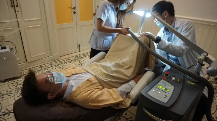 Sve je počelo s mu&scaron;karcem koji se žalio na tamne mrlje na spolovilu, sad potražnja samo raste