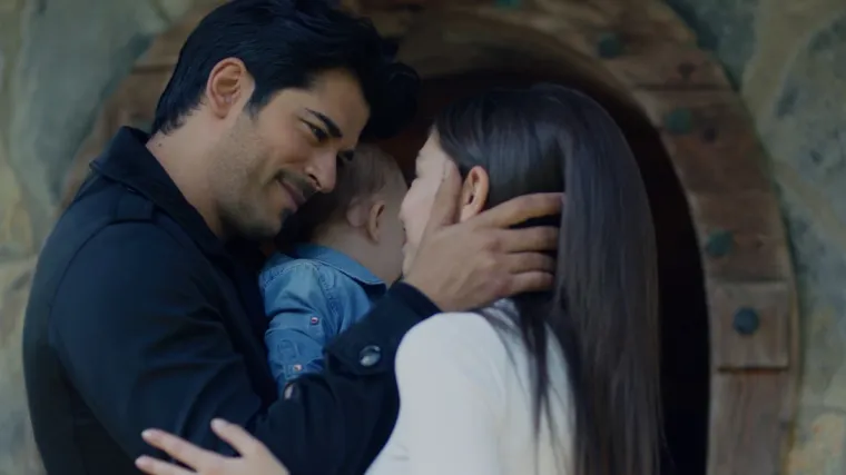 Kemal traži način kako da spasi Nihan koja je privedena (Bit će&scaron; moja)