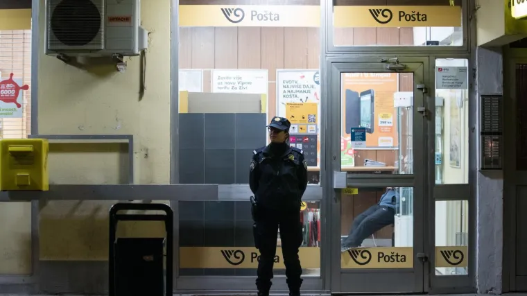 Upao u po&scaron;tu u Vukovarskoj ulici i uz prijetnju oružjem tražio novac