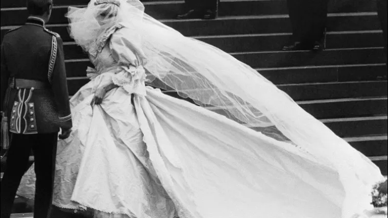 Dizajnerica koja je zaslužna za vjenčanicu princeze Diane priprema novu kolekciju haljina