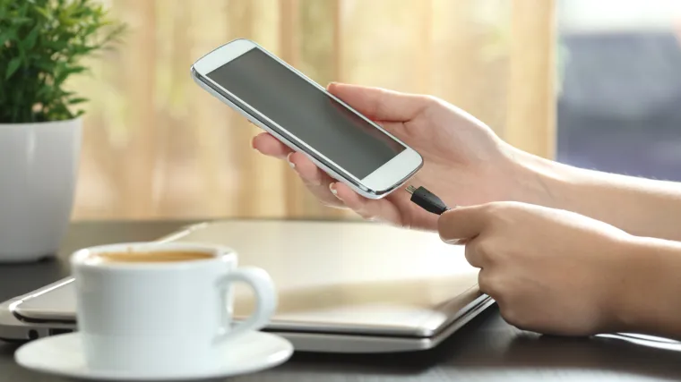 Pet savjeta kako pravilno puniti svoj mobilni telefon