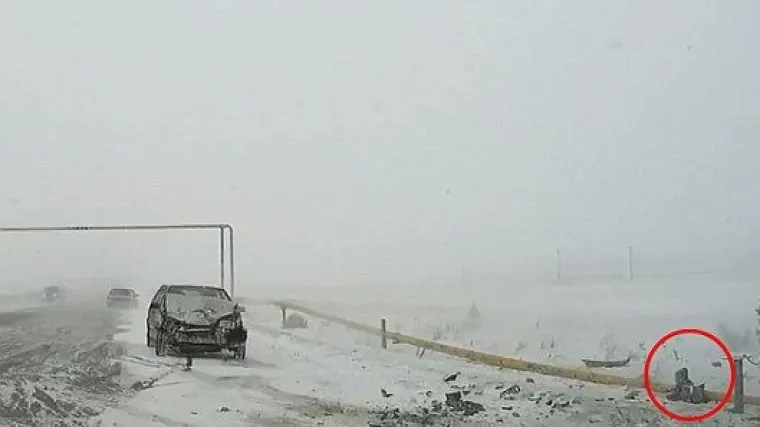 Kamera zabilježila stravičan sudar na skliskoj cesti