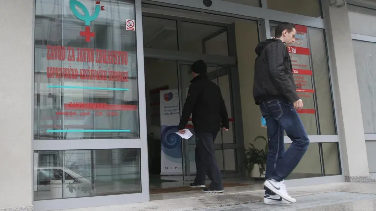 Žena stara 72 godine preminula u koprivničkoj bolnici, vrhunac epidemije tek slijedi...