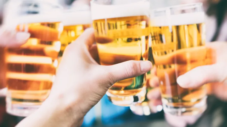 Znate li za vezu između alkohola i raka? Evo koliko pića dnevno možete popiti