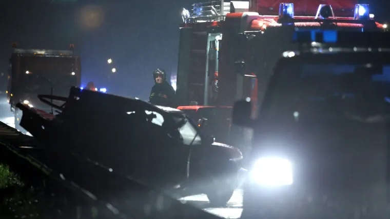 Sudarili se automobil i kombi, četiri osobe prevezene u bolnicu