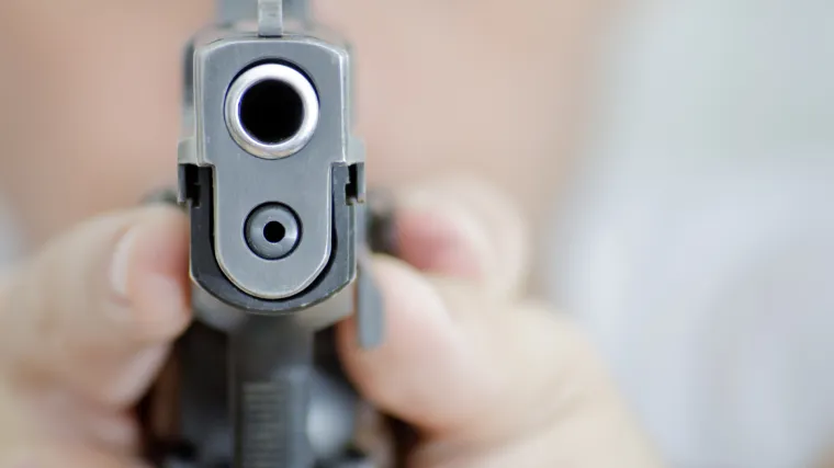 84-godi&scaron;njak iz Njemačke pi&scaron;toljem prisilio 77-godi&scaron;njakinju na seks