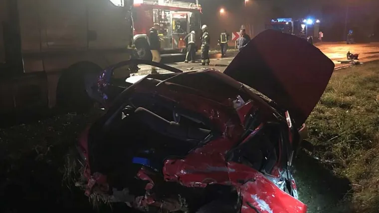 Stravična prometna nesreća kod Osijeka: u žestokom sudaru automobila i kamiona poginulo dijete