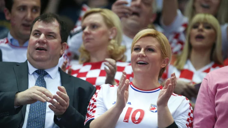 Predsjednica na tribinama najaktivnija, 'opalila' najvi&scaron;e selfieja: evo tko je od poznatih nazočio utakmici i navijao za Kauboje