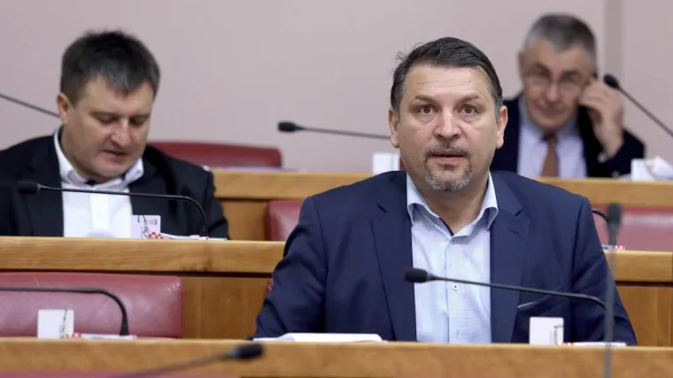 Saborski zastupnik Lacković: 'Toma&scaron;ević i njegova ženica su nebitni za razvoj RH, nosite svoje probleme u pm!'