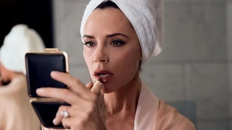 Victoriju Beckham su potpuno popljuvali zbog premr&scaron;ave manekenke: 'Ovo definitivno nije primjer mladim djevojkama'