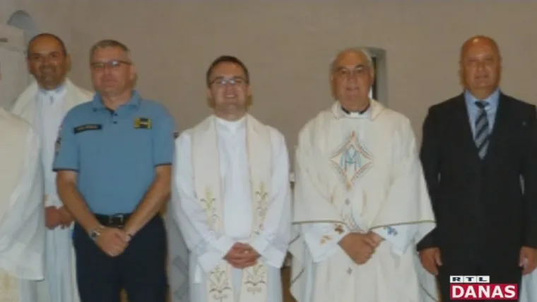 MUP tvrdi kako je don Tomislav njihov službenik, a o tome hoće li ga se i kako sankcionirati odredit će njegov nadređeni