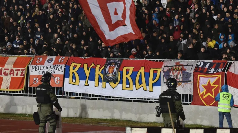 &Scaron;estorica Hrvata koji su radili izgrede na derbiju Zvezde i Partizana nagodila su se za blaže kazne