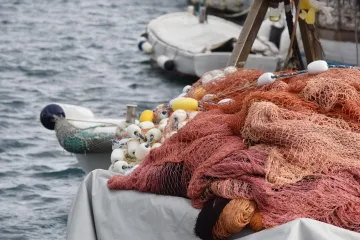 U ovoj zemlji možeš biti mrtav, ali ćeš i dalje biti dužan: pokojnom djedu stižu ovrhe za barku koju je prodao prije 13 godina