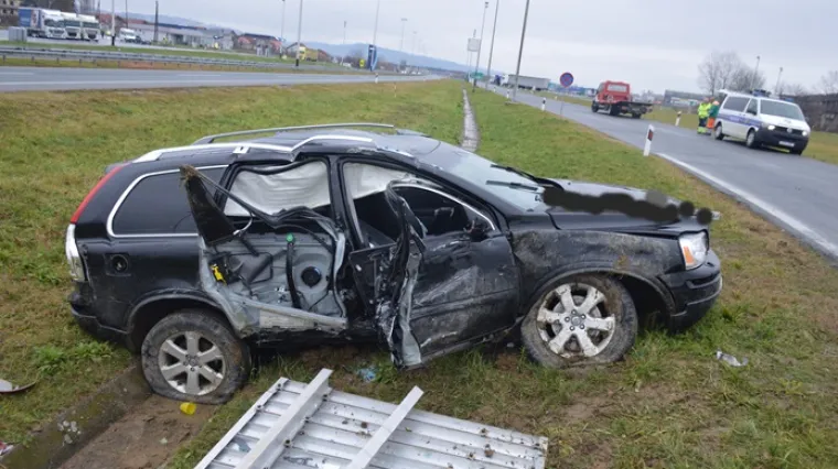 Te&scaron;ka prometna nesreća kod Slavonskog Broda: sletjela s ceste i zavr&scaron;ila u kanalu