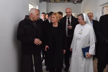 GRABAR-KITAROVIĆ POSJETILA HRVATE U DERVENTI: 'Ovo je simboličan dokaz borbe za vašu ravnopravnost u BiH'