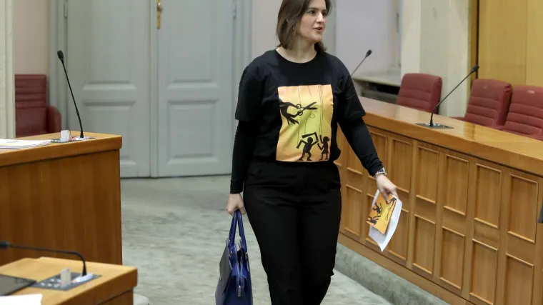 HNS-ovka u Saboru najavila da neće popustiti po pitanju Istanbulske konferencije, pa demantirala samu sebe