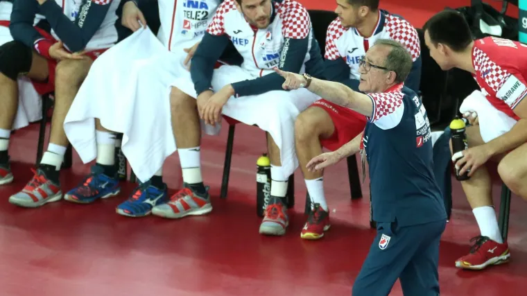 Svi ga prozivaju, izbornik se ovako brani