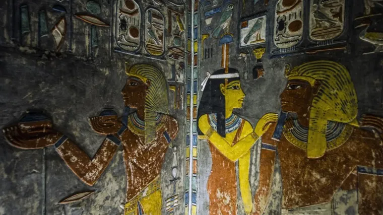 Djevojka tragične sudbine bila je udana za svog oca, djeda i polubrata