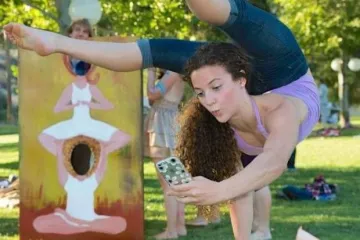 FOTKALE SE ZA NOVE PROFILNE UZ POMOĆ ALKOHOLA: Htjele su lude fotografije pa im se želja i ostvarila