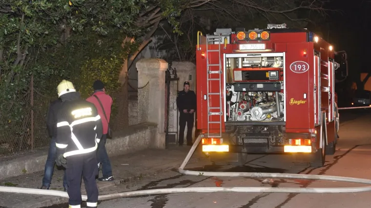 Tragedija u Puli: mu&scaron;karac poginuo u eksploziji, sumnja se na samoubojstvo